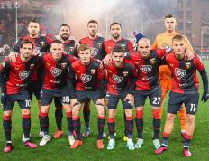 完美电竞-电竞半决赛，东城铁骑队与漓江海豚队翻盘，阵地战处理得当！定位球制造杀机的简单介绍