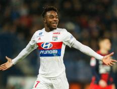 完美电竞-荷甲倒计时，里昂今晚调整名单，细节引发关注，更衣室稳定，训练强度明显提升的简单介绍